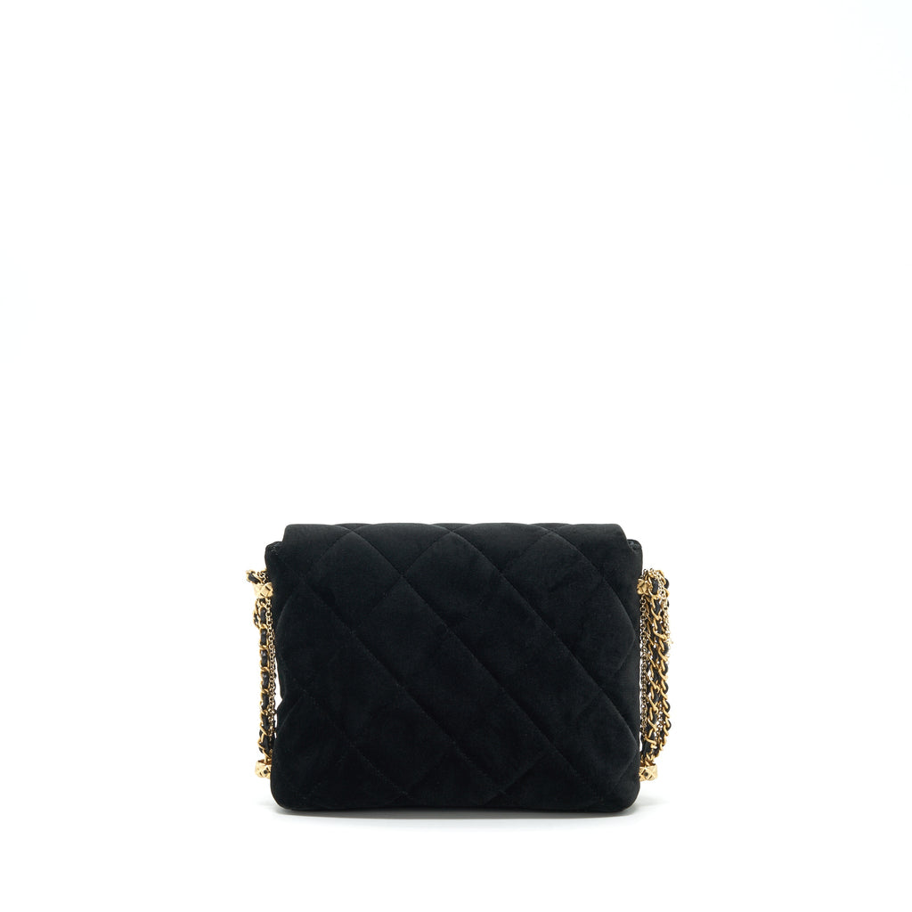 chanel-flap-bag-leather-chain-pearl-buckle-velvet-black-ghw