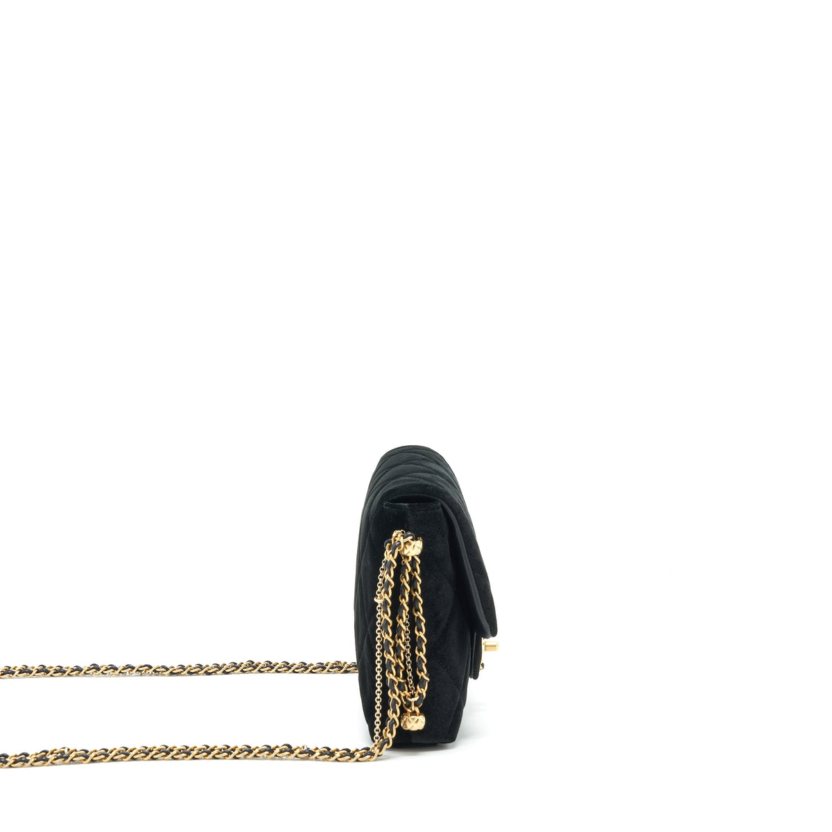chanel-flap-bag-leather-chain-pearl-buckle-velvet-black-ghw