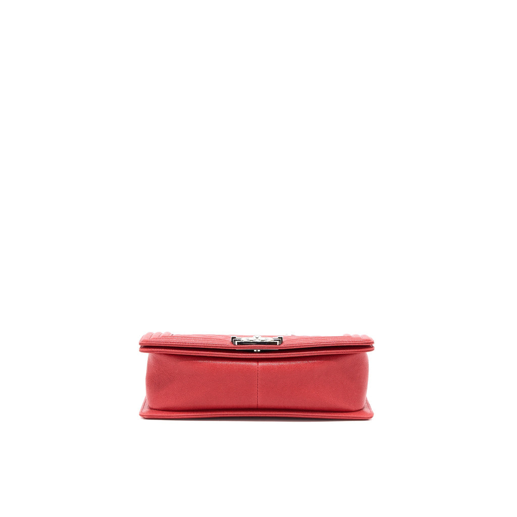 chanel-medium-boy-bag-caviar-red-shw-1