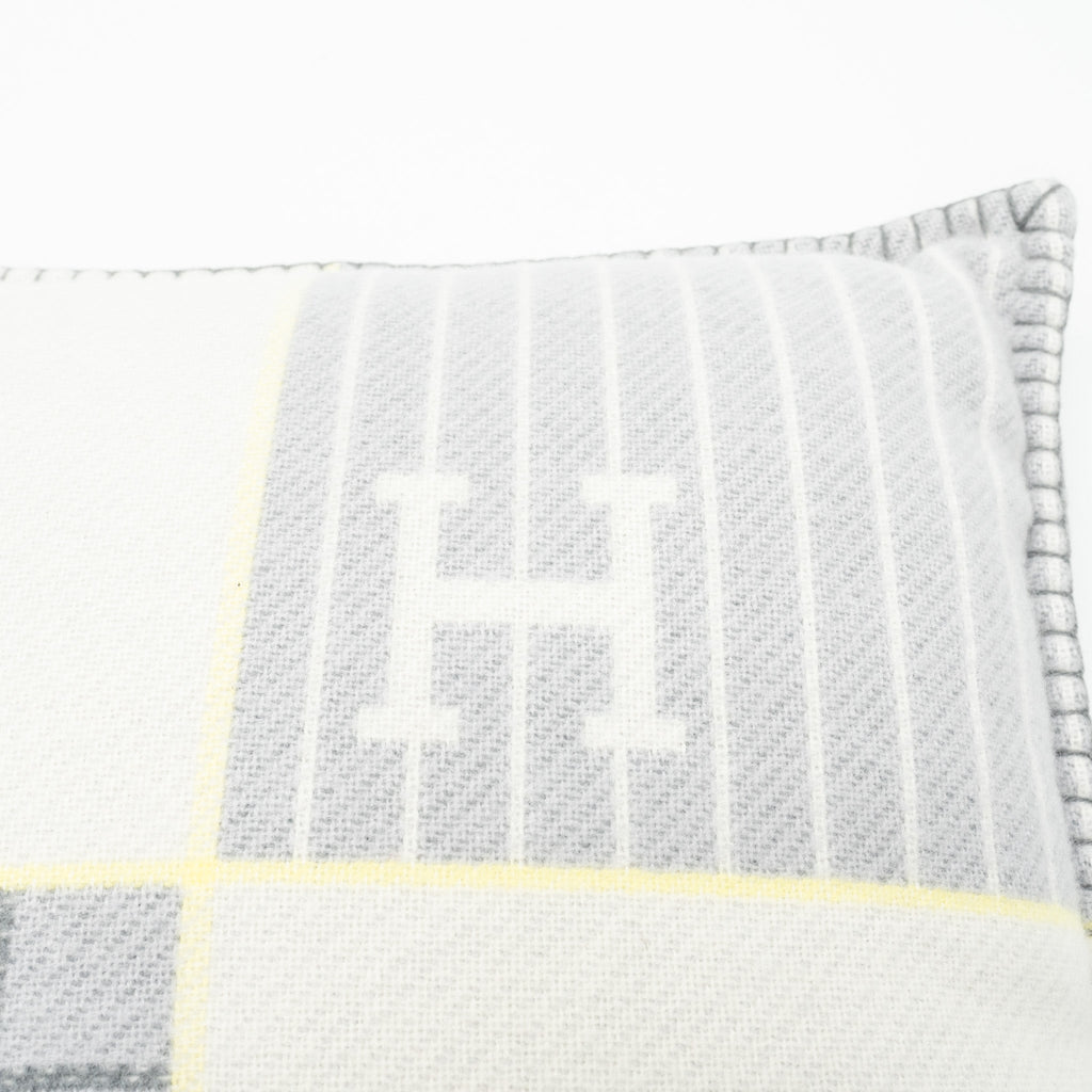 hermes-baby-avalon-pillow-laine-merinos-cashmere-gris-perle-1