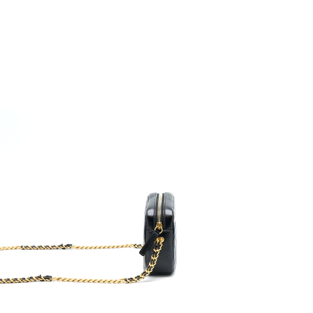 chanel-22p-camera-crossbody-bag-caviar-black-ghw