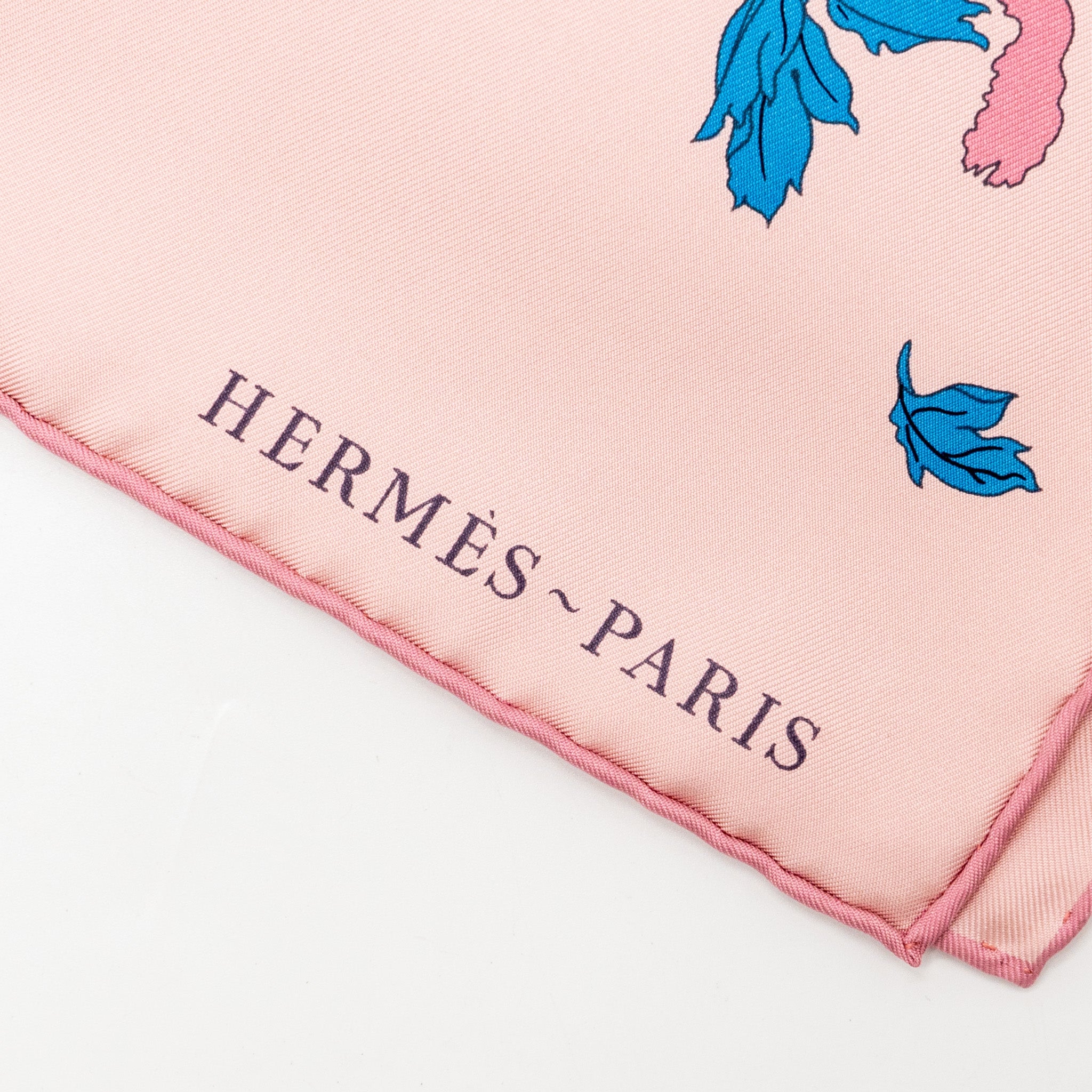 hermes-90cm-silk-scarf-robe-legere-ec-rose-hortensia-ble