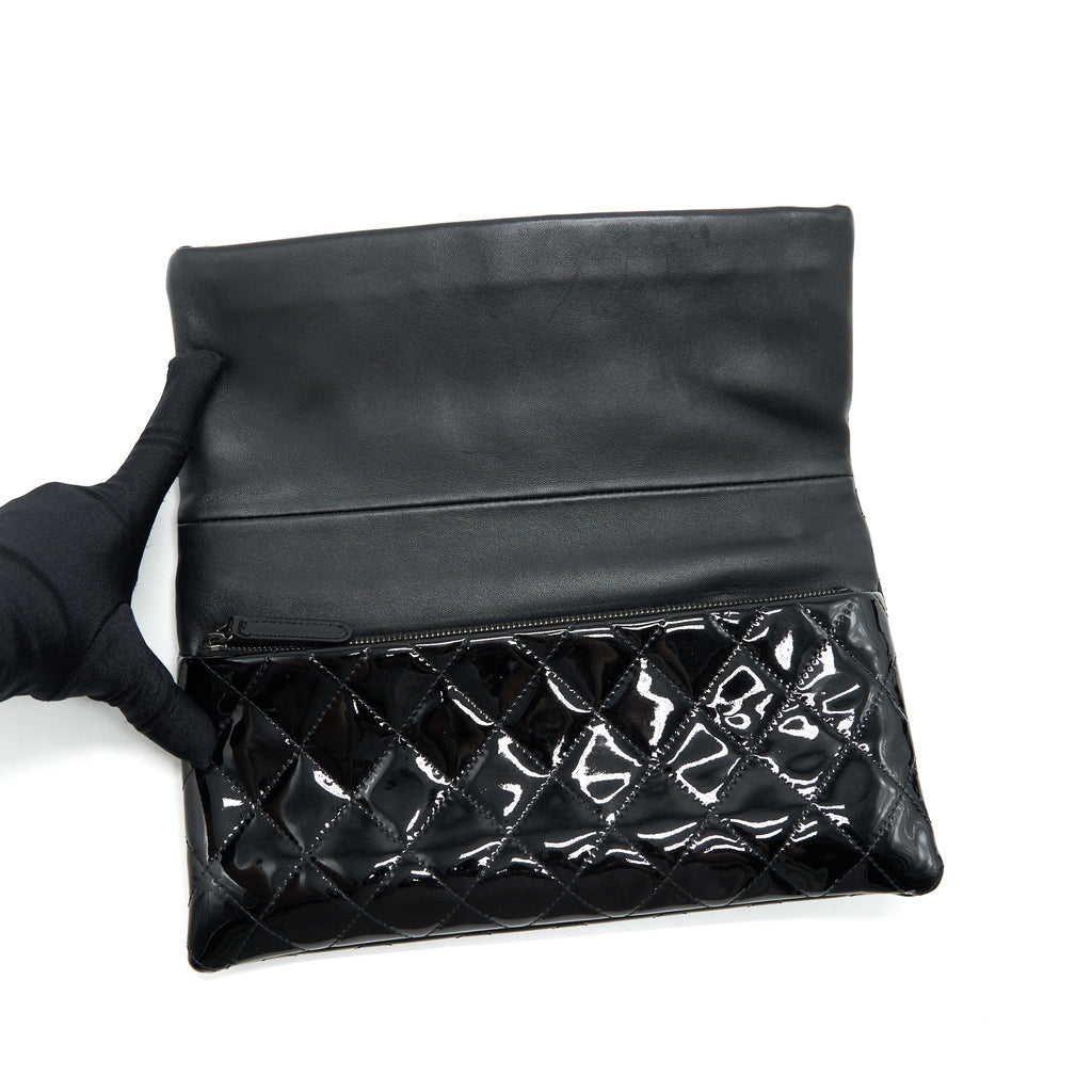 chanel-patent-leather-fold-over-clutch