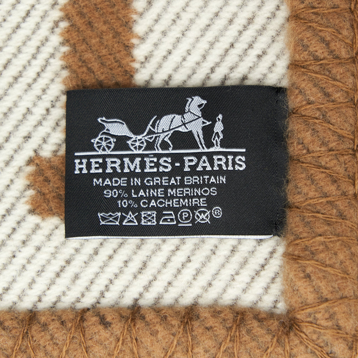 hermes-avalon-throw-blanket-ecru-camel