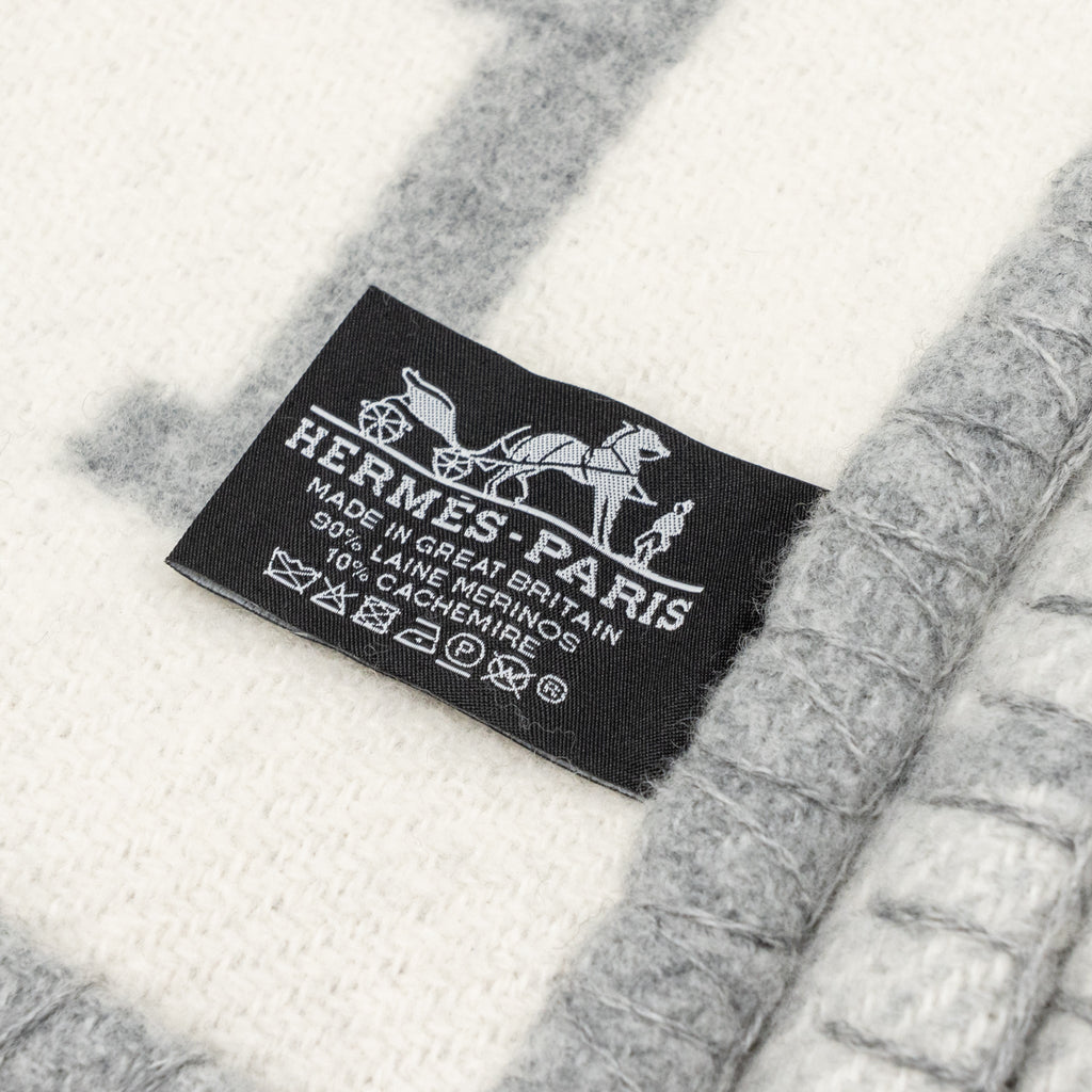 hermes-avalon-iii-throw-blanket-merinos-wool-cashmere-ecru-gris-clair