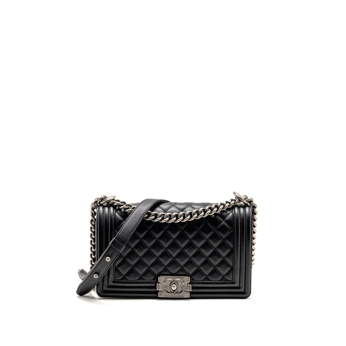 chanel-medium-boy-bag-lambskin-black-shw