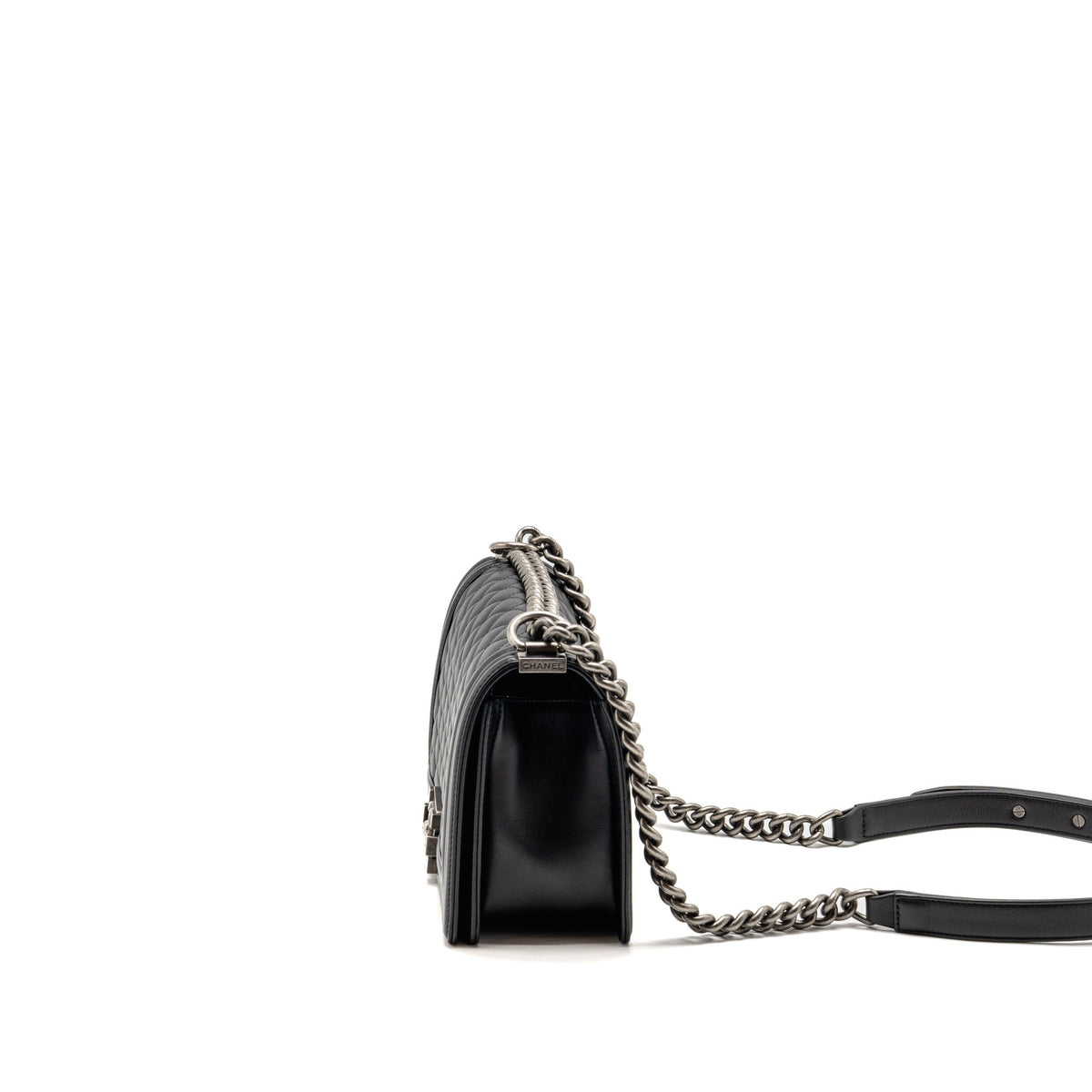 chanel-medium-boy-bag-lambskin-black-shw