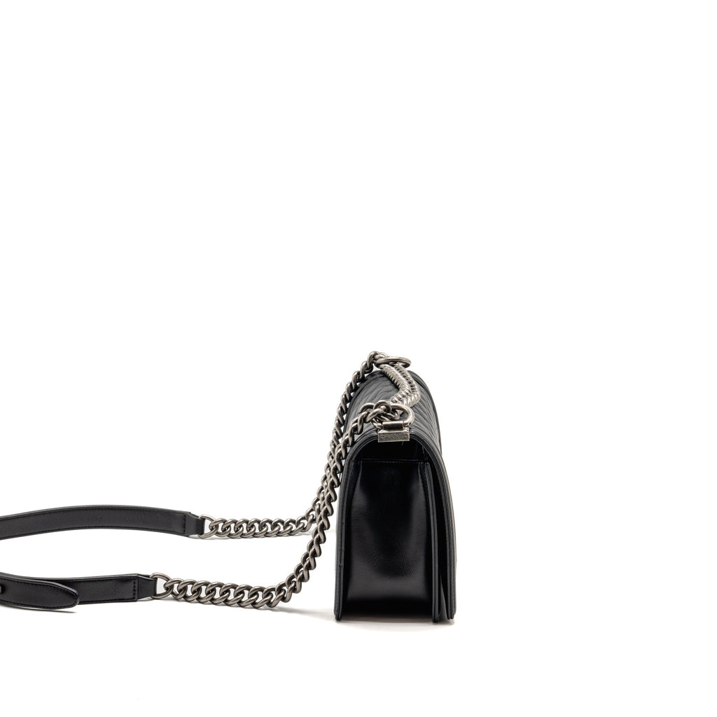 chanel-medium-boy-bag-lambskin-black-shw