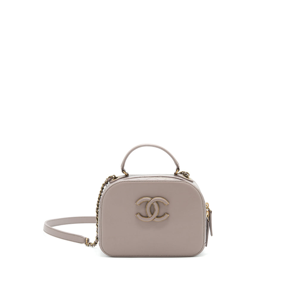 chanel-cc-logo-vanity-with-handle-and-chain-grey-with-ghw