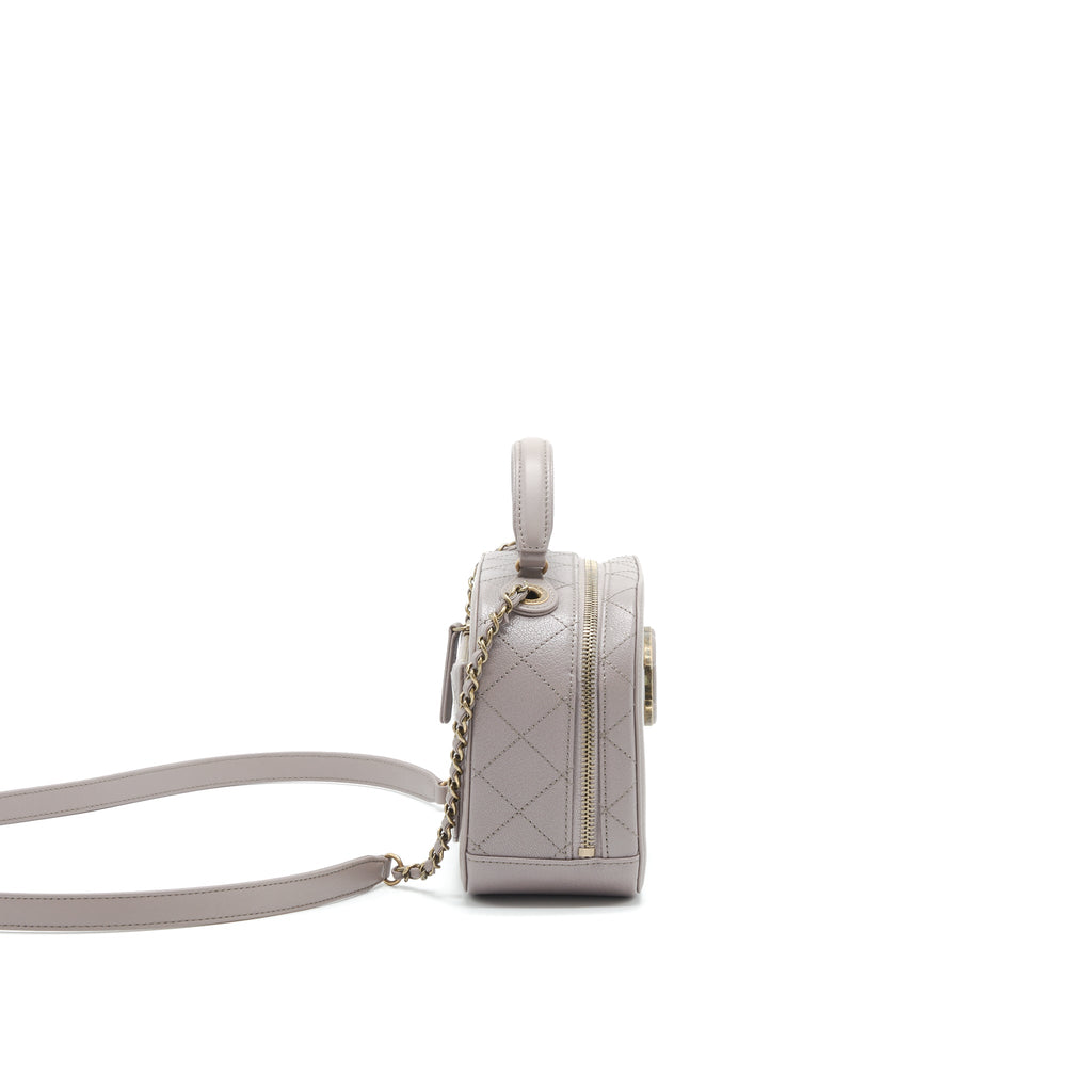 chanel-cc-logo-vanity-with-handle-and-chain-grey-with-ghw