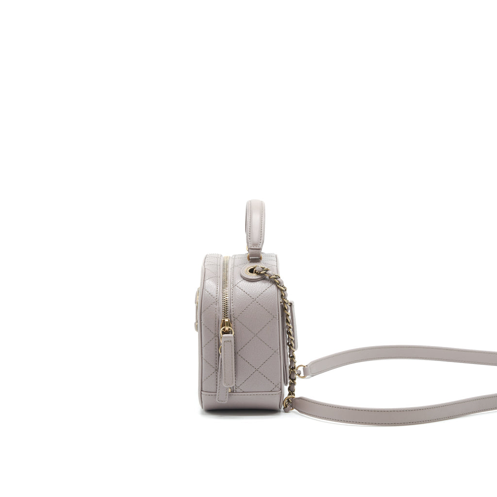 chanel-cc-logo-vanity-with-handle-and-chain-grey-with-ghw