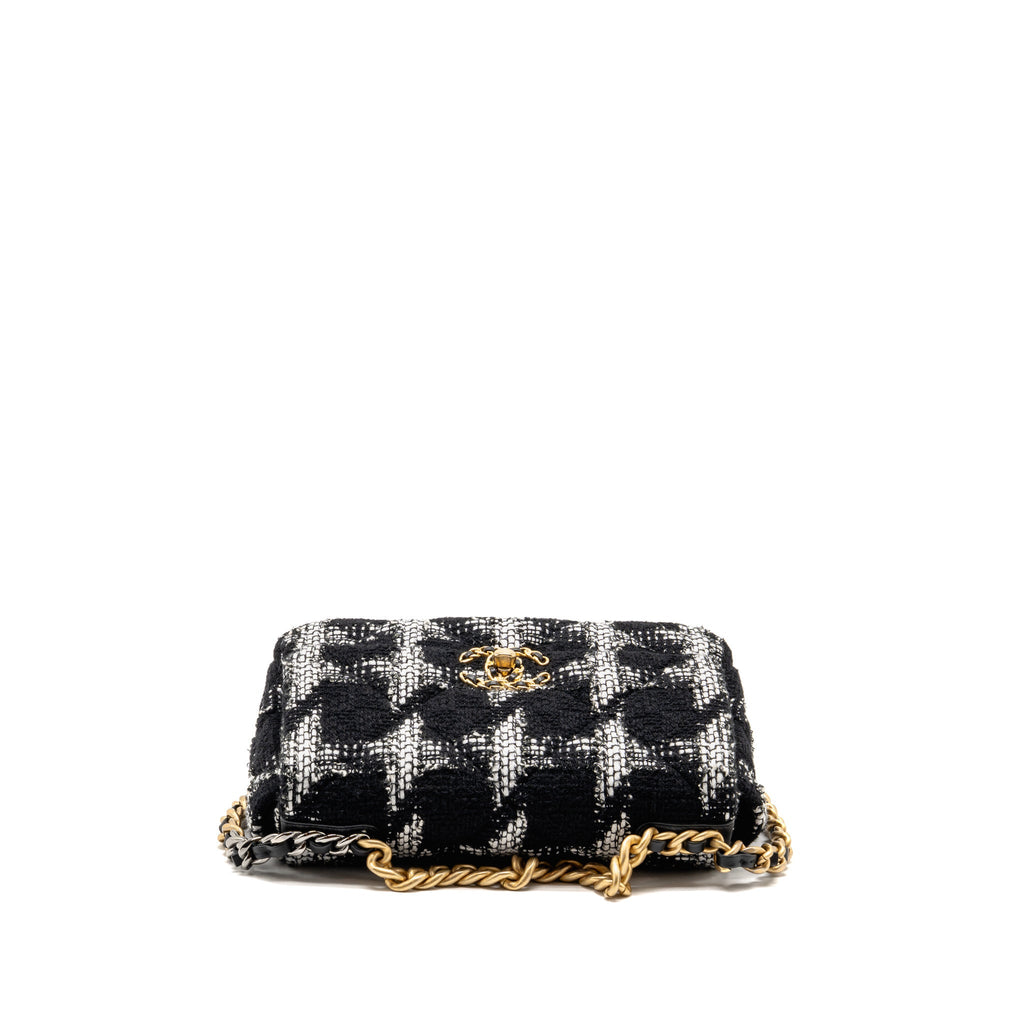 chanel-small-19-bag-houndstooth-tweed-black-white-multicolour-hardware