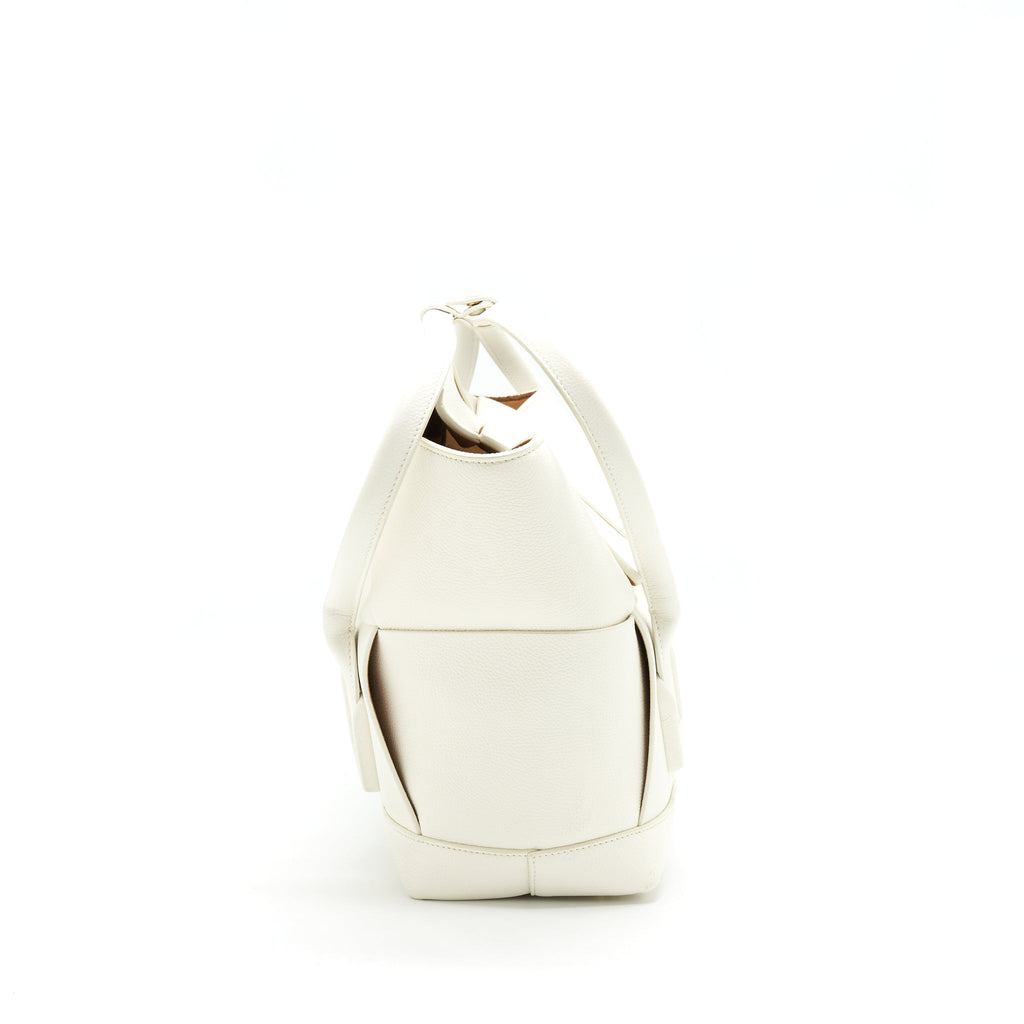 bottega-veneta-medium-arco-bag