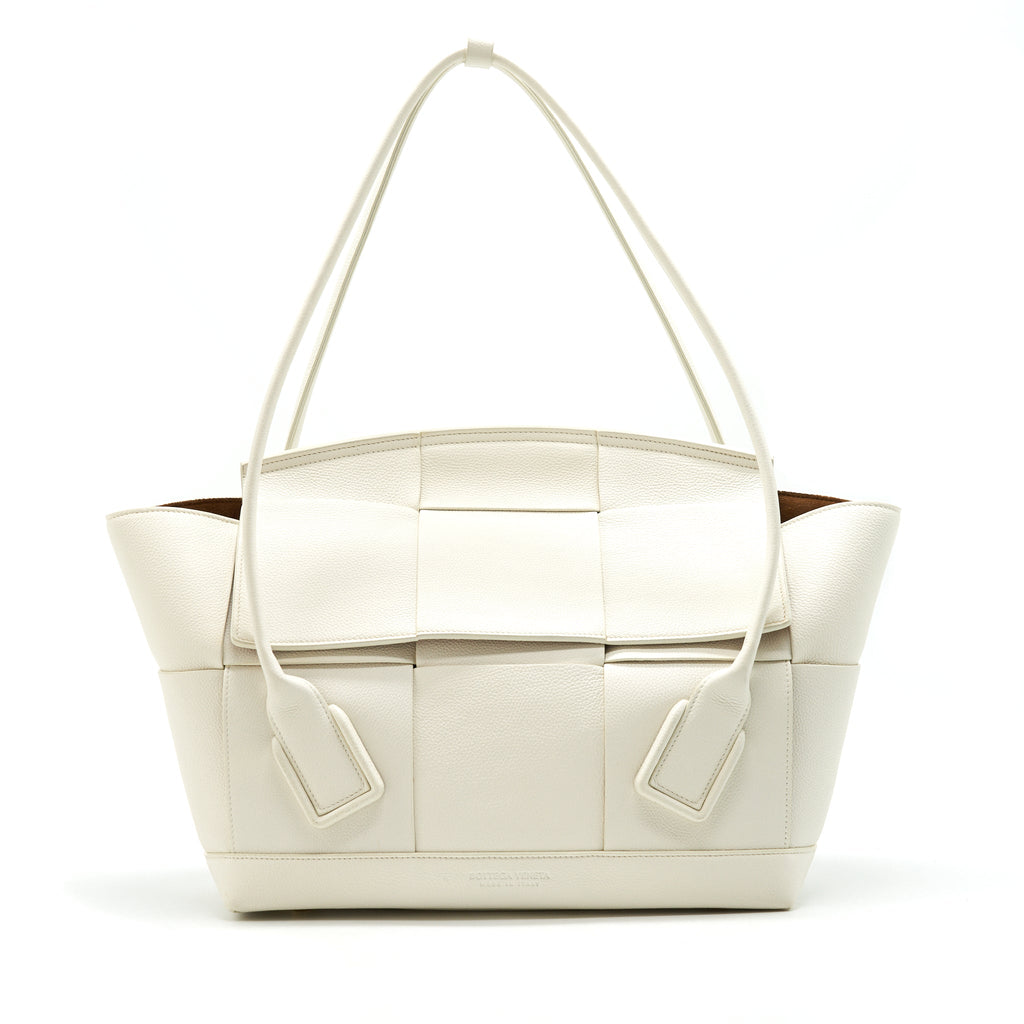 bottega-veneta-medium-arco-bag