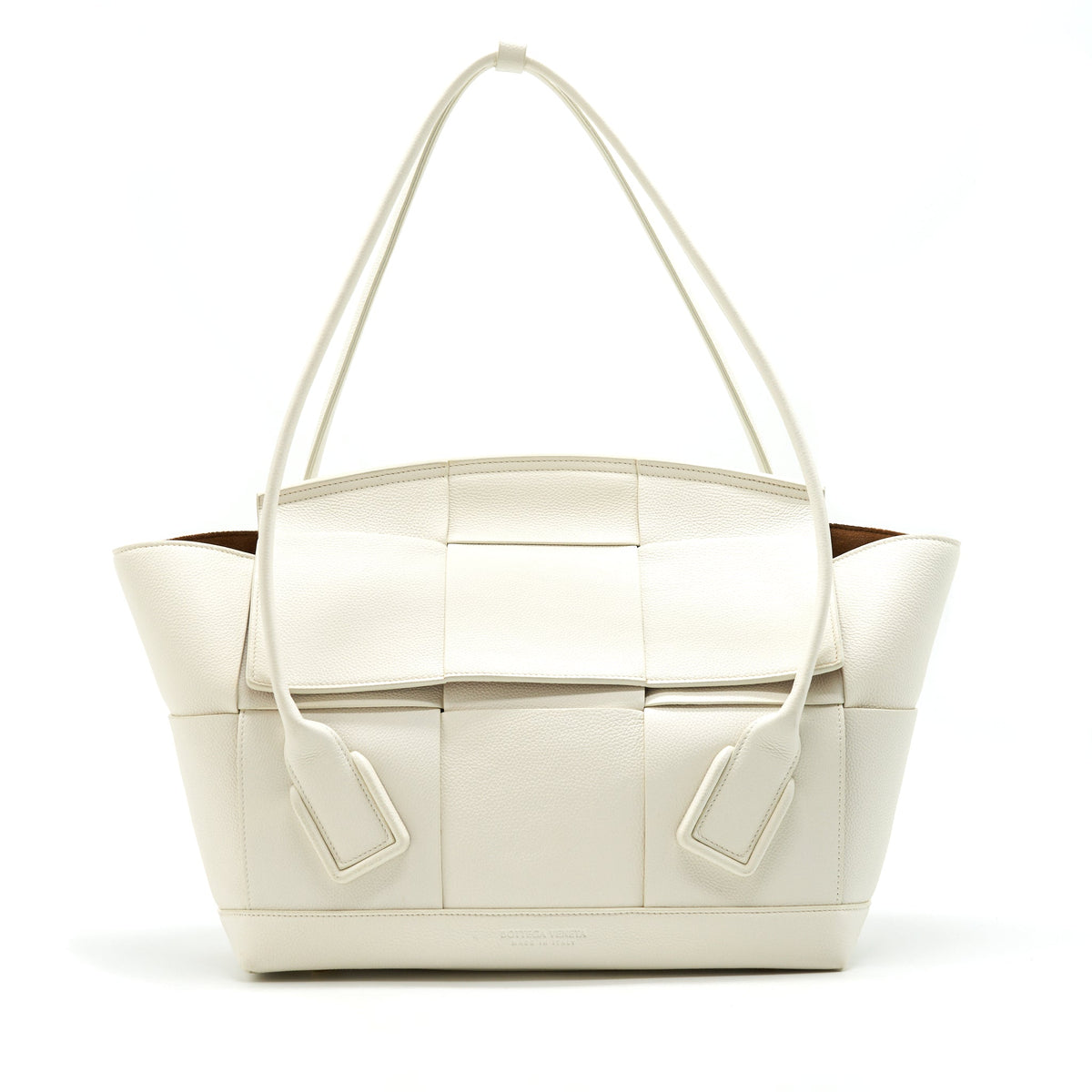 bottega-veneta-medium-arco-bag