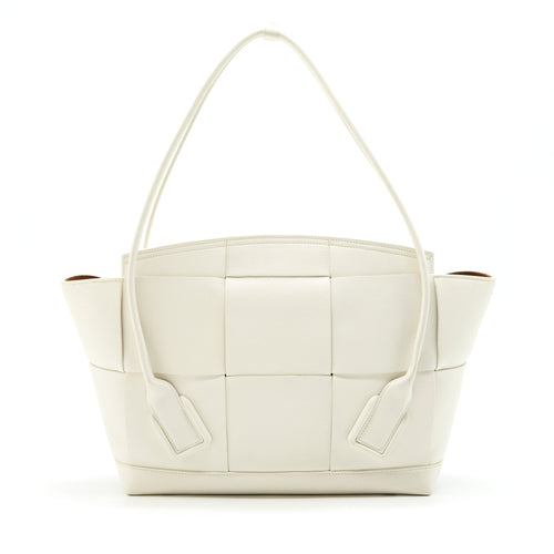 bottega-veneta-medium-arco-bag