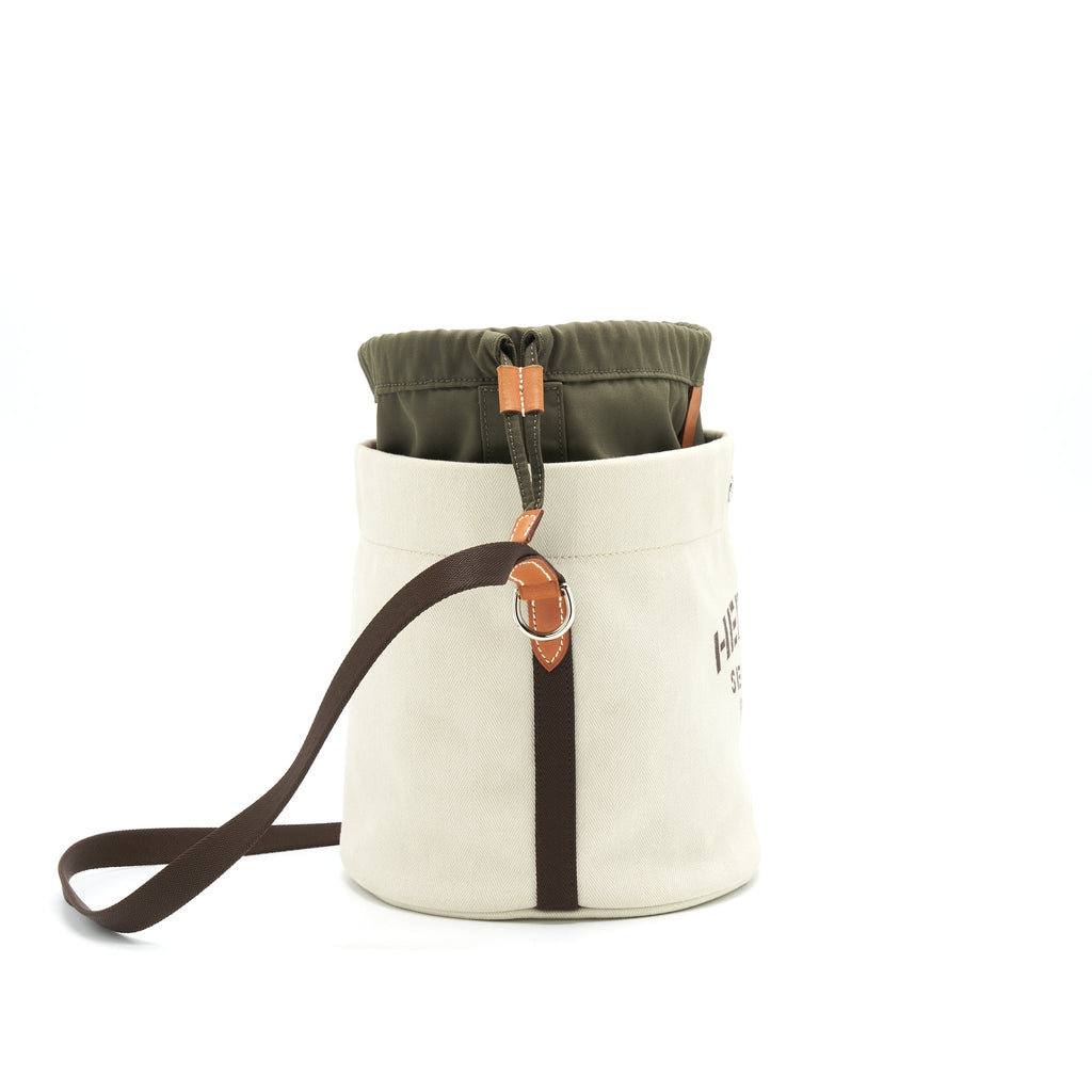 hermes-canvas-grooming-bag-bucket-bag-1