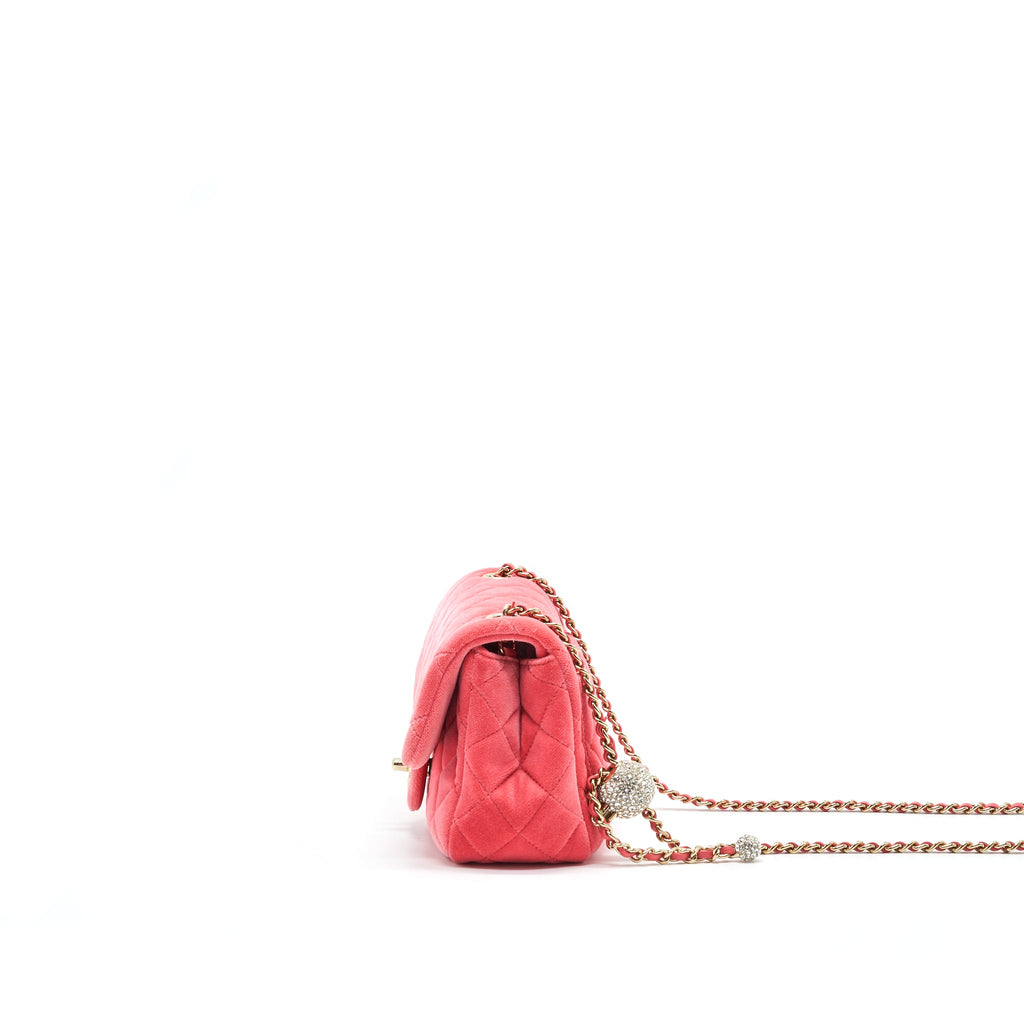 chanel-velvet-quilted-mini-square-pearl-crush-flap-bag-pink