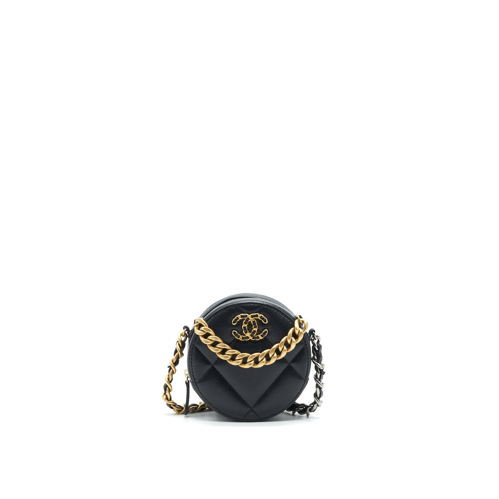 chanel-19-clutch-with-chain-in-black