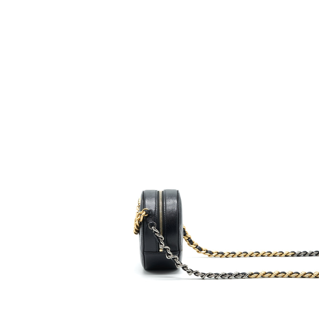 chanel-19-clutch-with-chain-in-black
