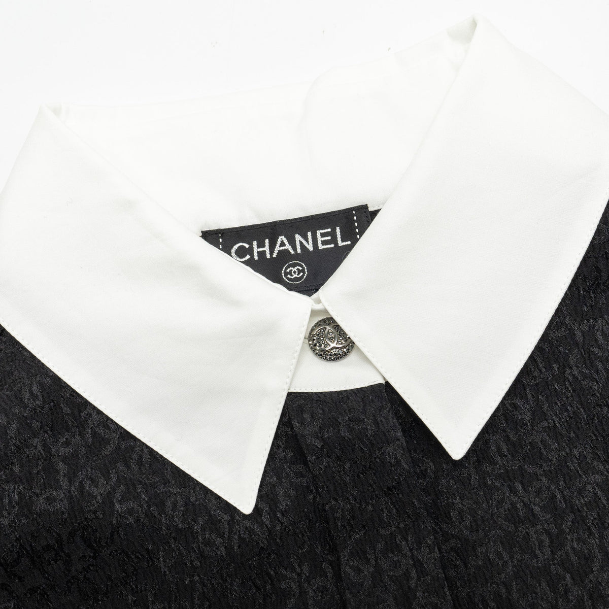 chanel-21k-size-36-cc-logo-printed-tunic-shirt-silk-black-white