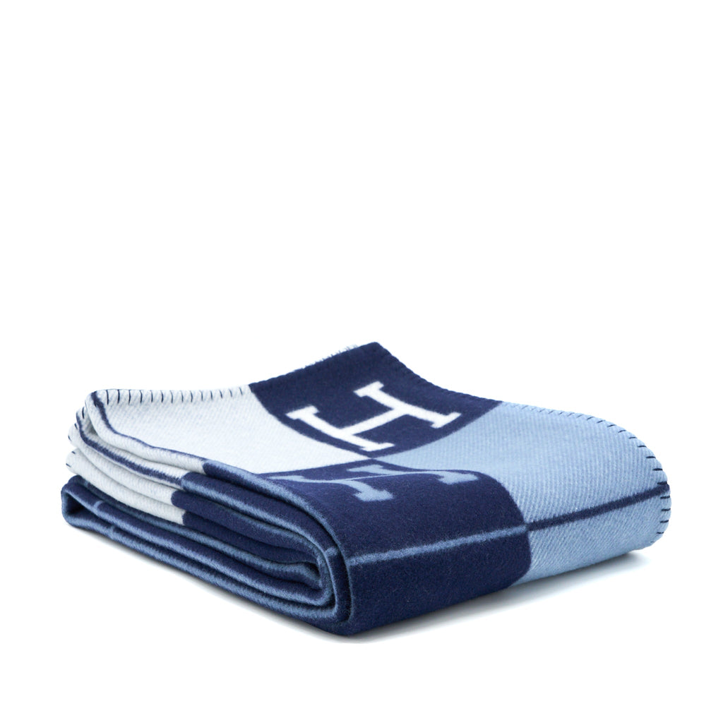hermes-avalon-thrown-blanket-ecru-caban