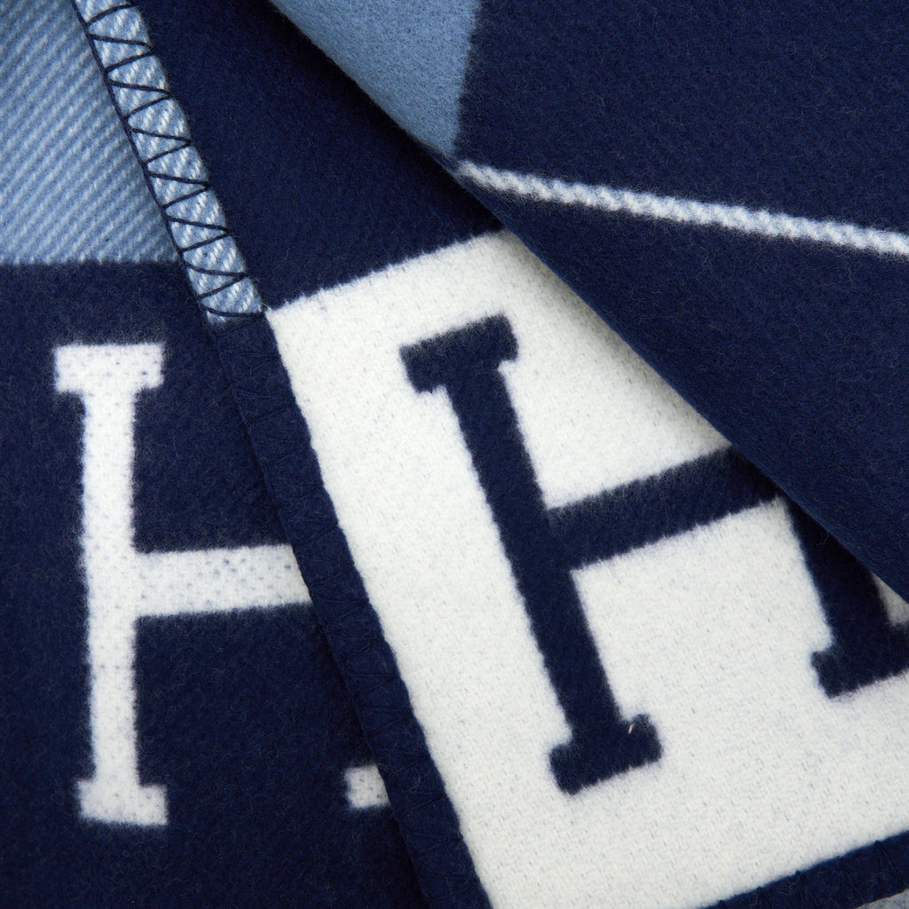 hermes-avalon-thrown-blanket-ecru-caban