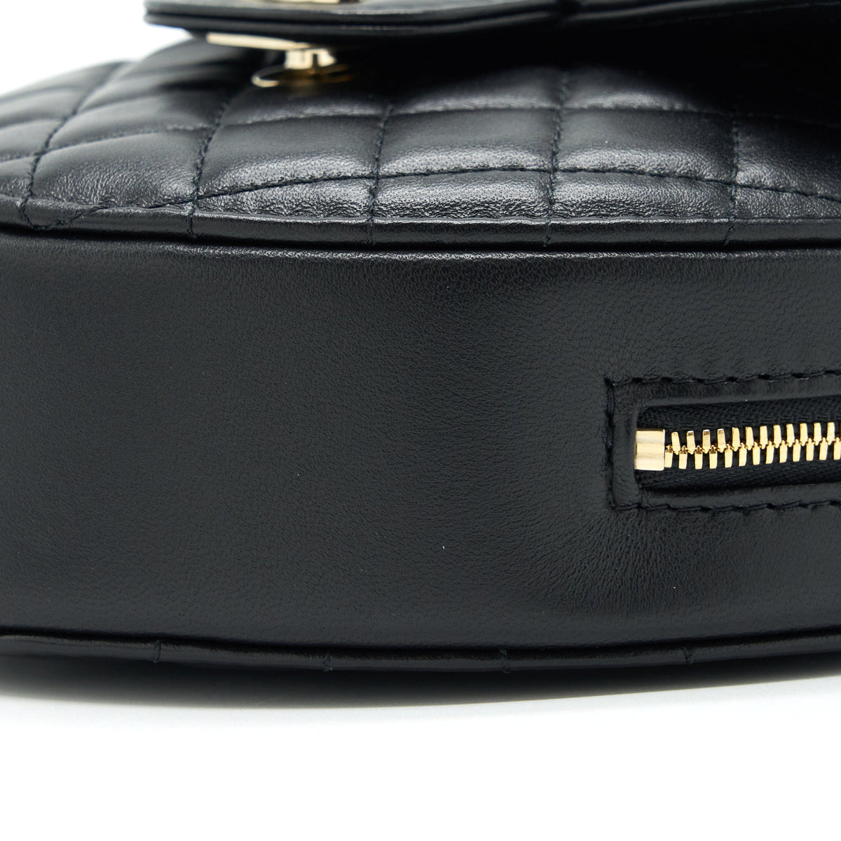 chanel-22s-heart-bag-lambskin-black-lghw