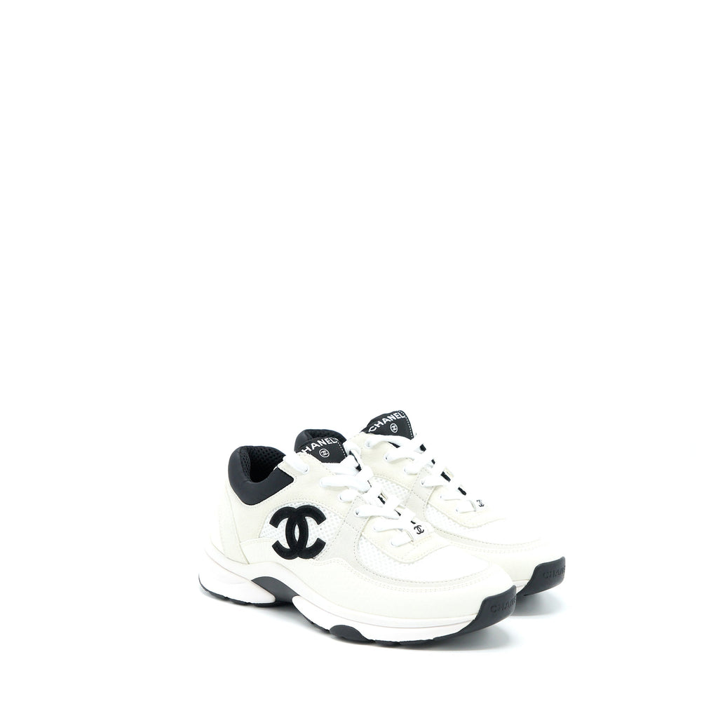 chanel-size-38-cc-logo-sneaker-black-white