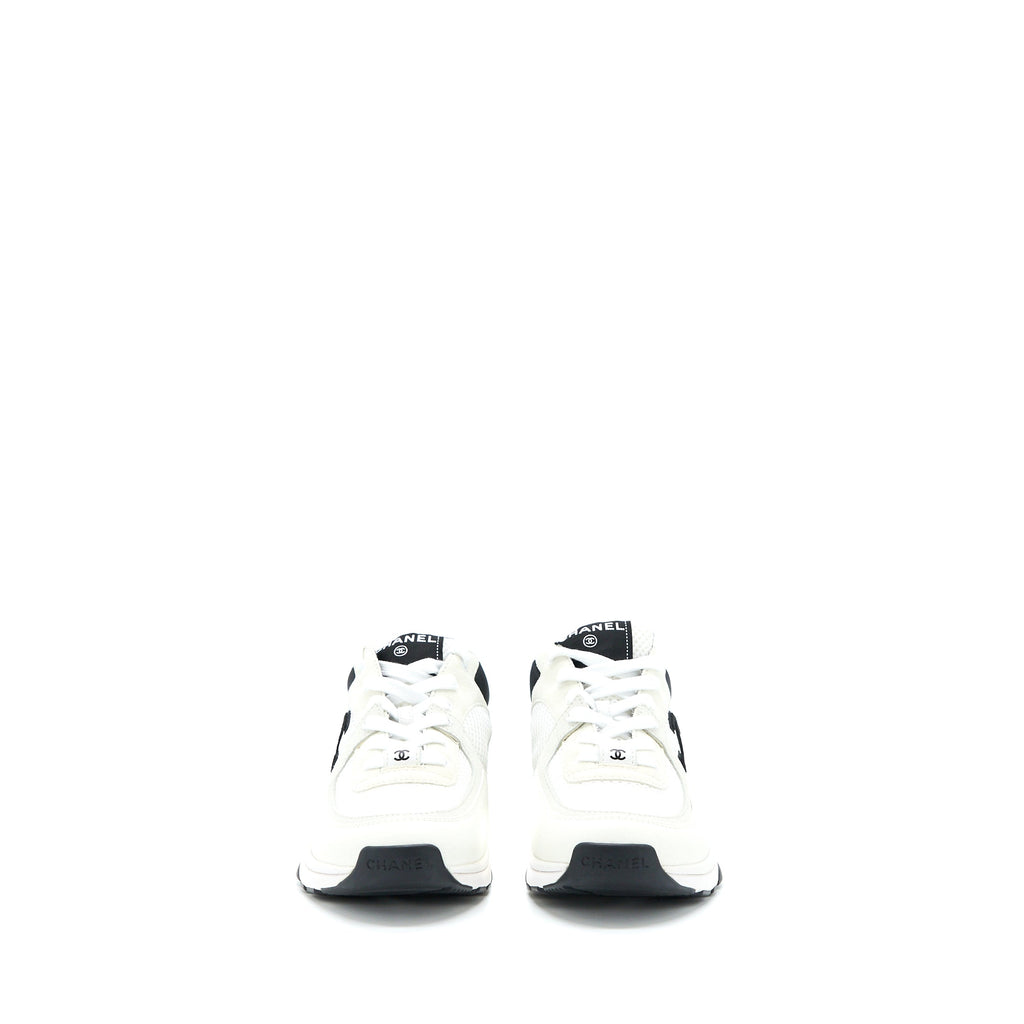 chanel-size-38-cc-logo-sneaker-black-white