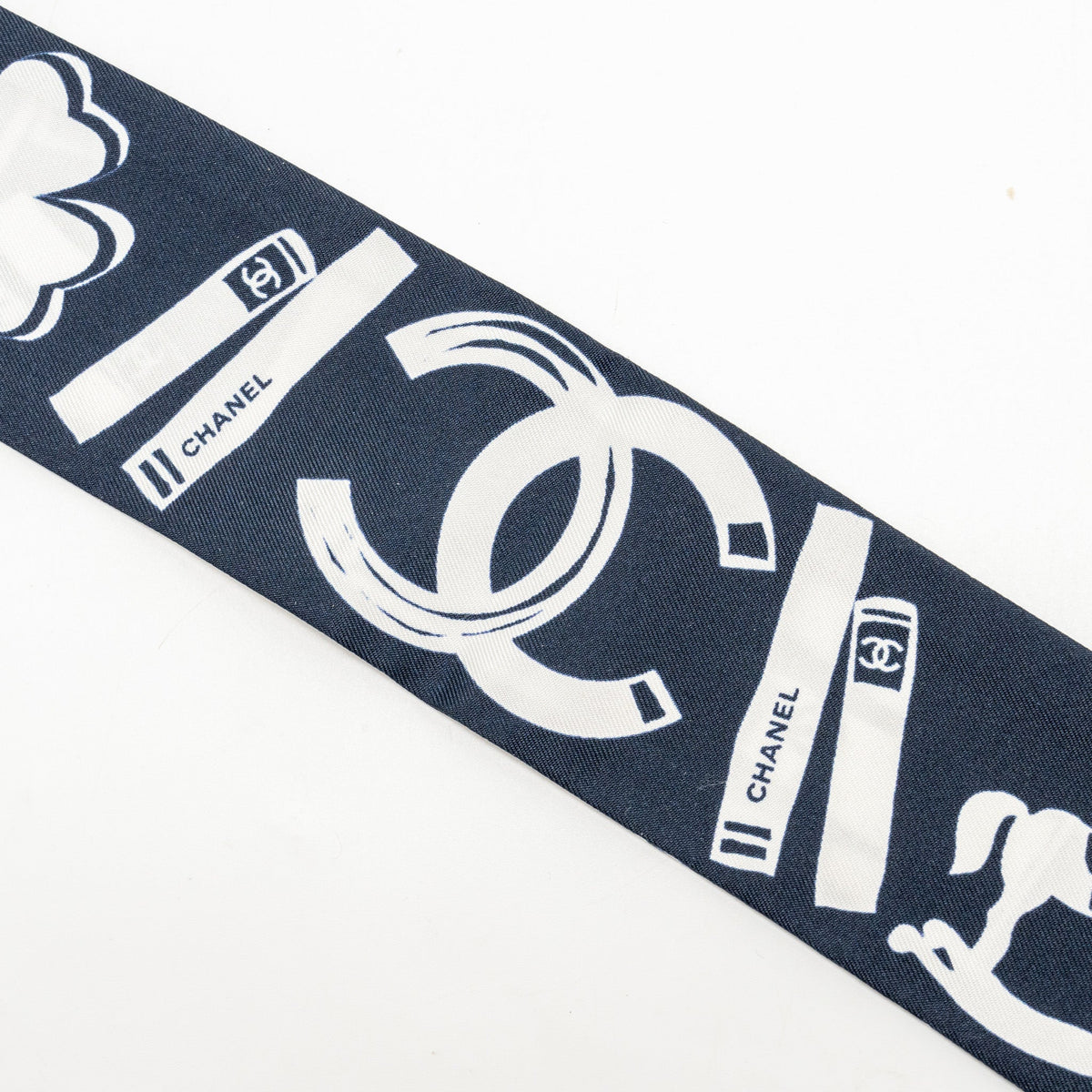 chanel-cc-logo-letter-printed-twilly-silk-navy-white-copy