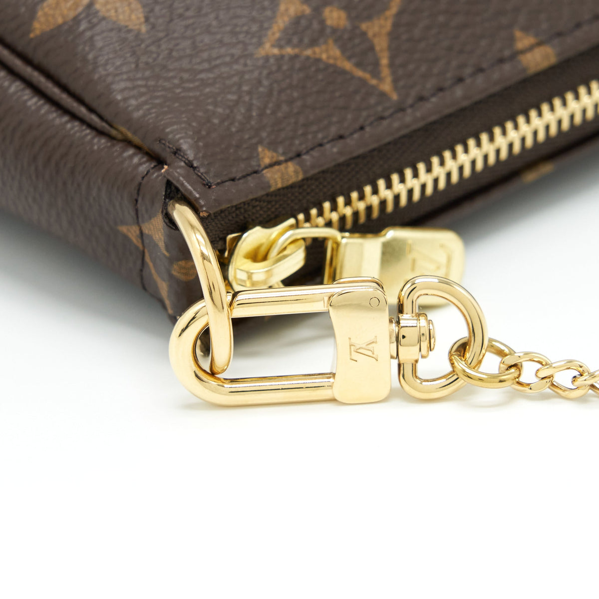 louis-vuitton-mini-pochette-monogram-canvas-ghw-2