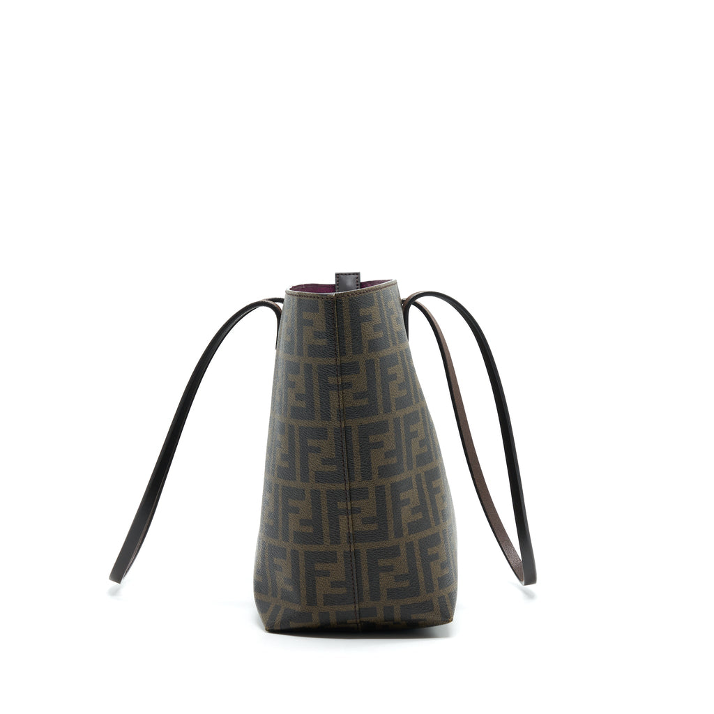 fendi-monogram-leather-shopper-tote-bag