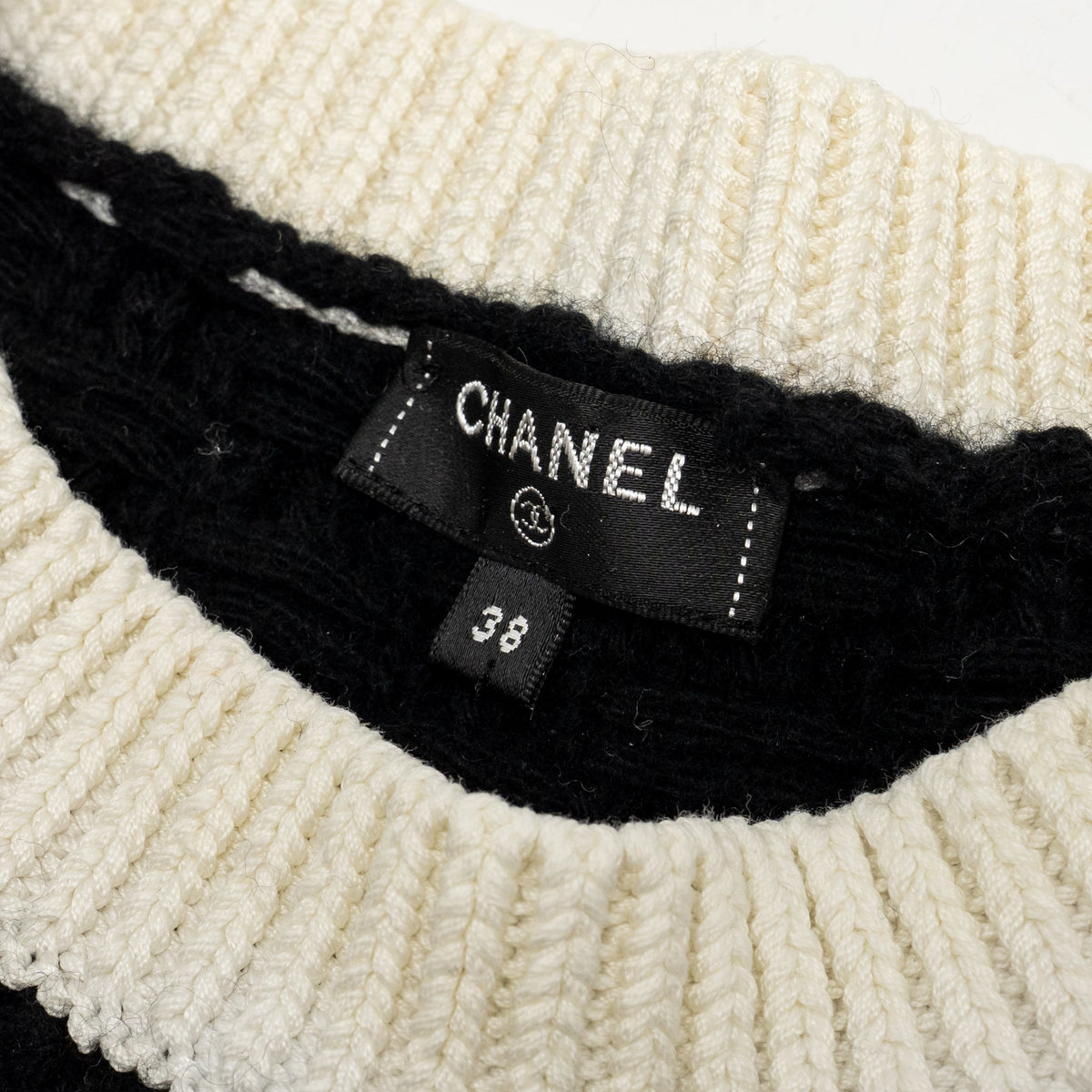 chanel-size-38-cc-logo-sweater-wool-cashmere-cotton-white-black-shw-1