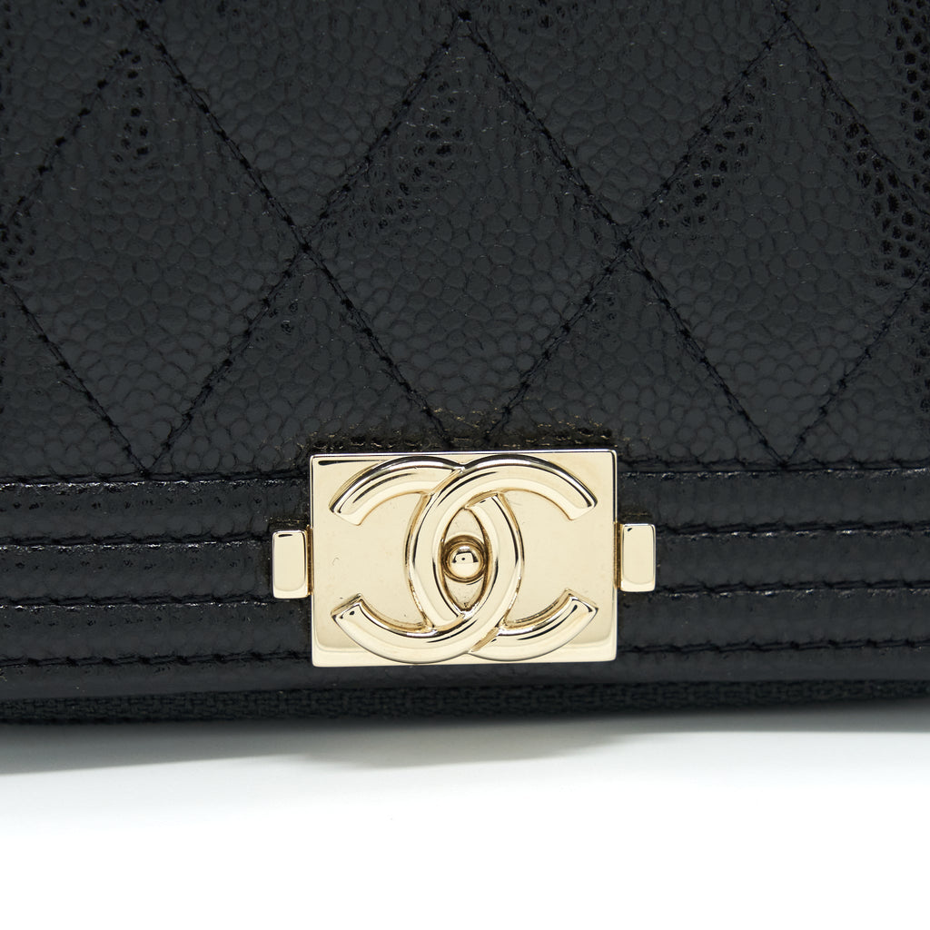 chanel-classic-boy-zip-cardholder-caviar-black-lghw
