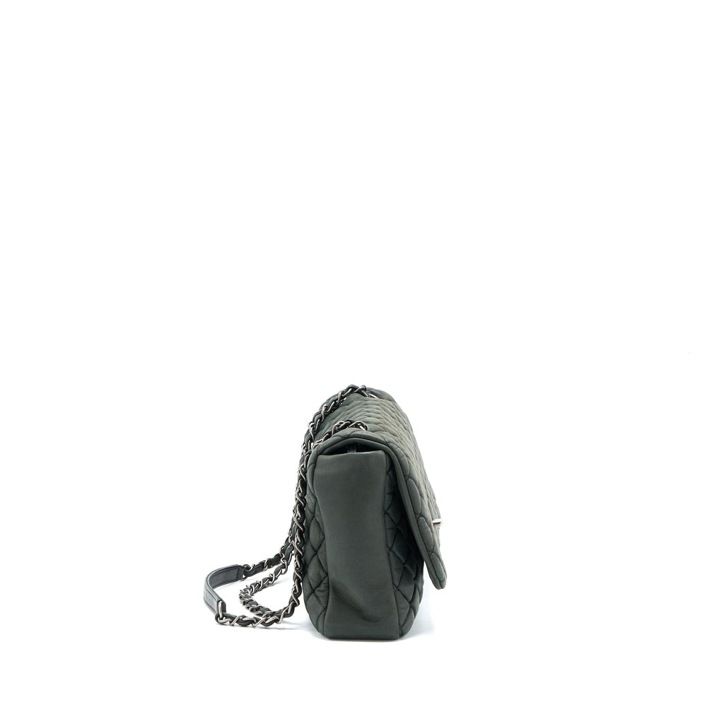 chanel-quilted-flap-iridescent-calfskin-dark-green-ruthenium-shw