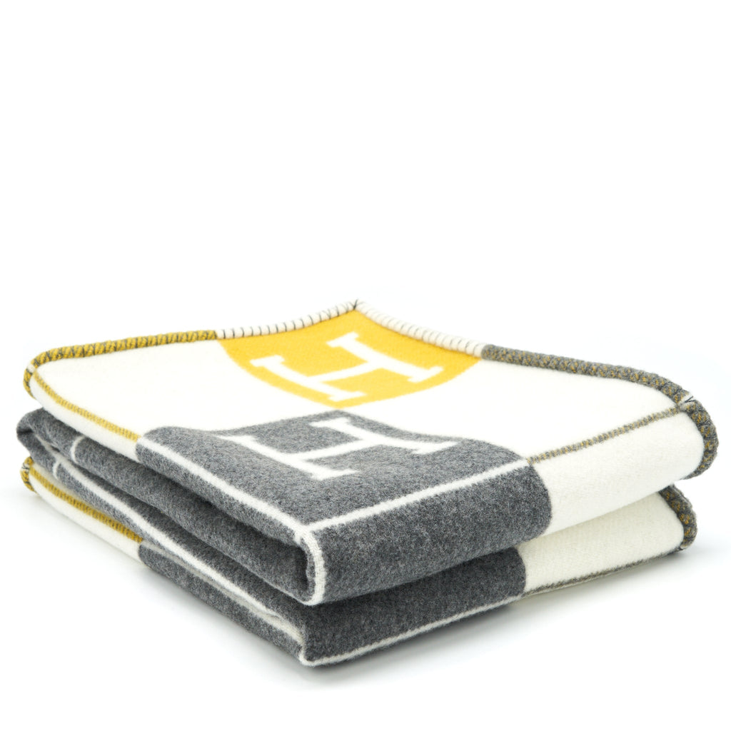 hermes-avalon-throw-blanket-gris-soleil-1