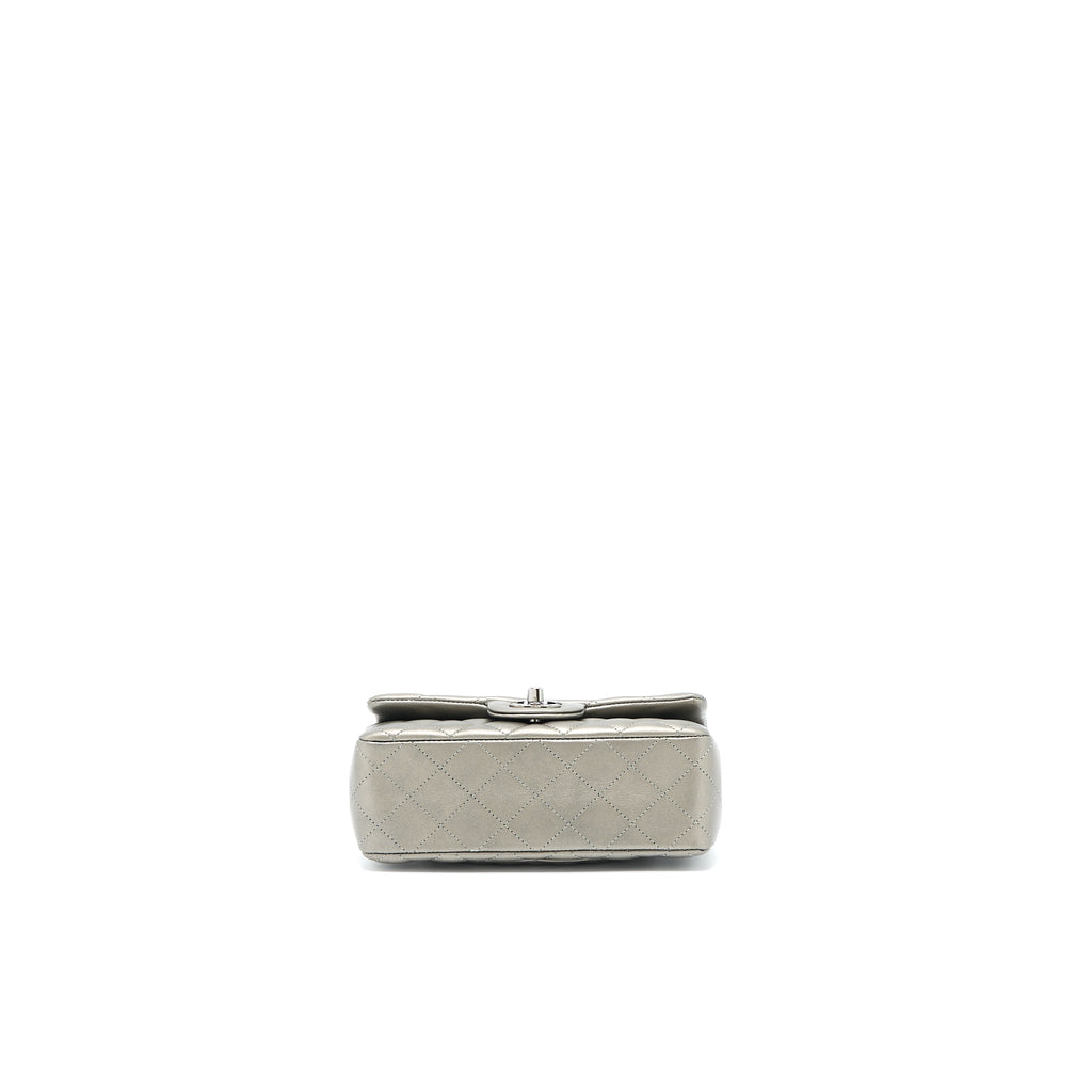 chanel-21b-mini-rectangular-flap-bag-calfskin-metallic-silver-with-shiny-ruthenium-hardware-microchip