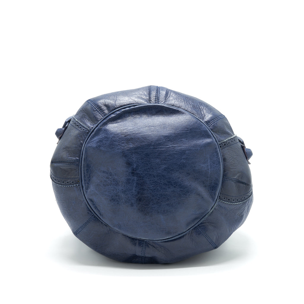 balenciaga-giant-pompon-bucket-bag-navy