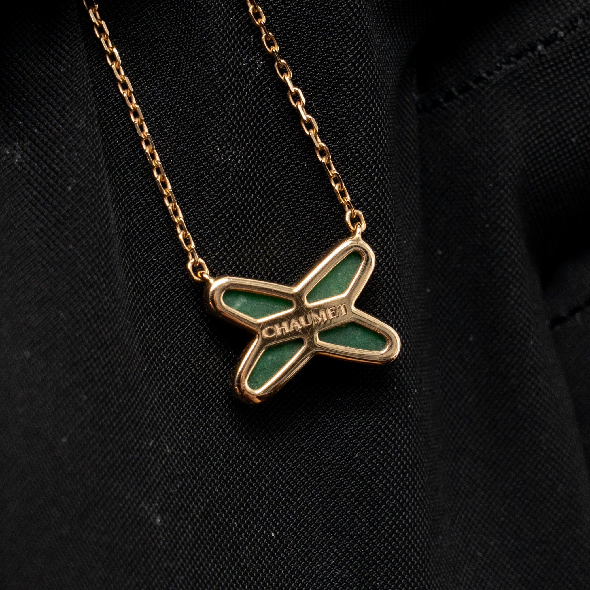 chaumet-jeux-de-liens-pendant-rose-gold-jade