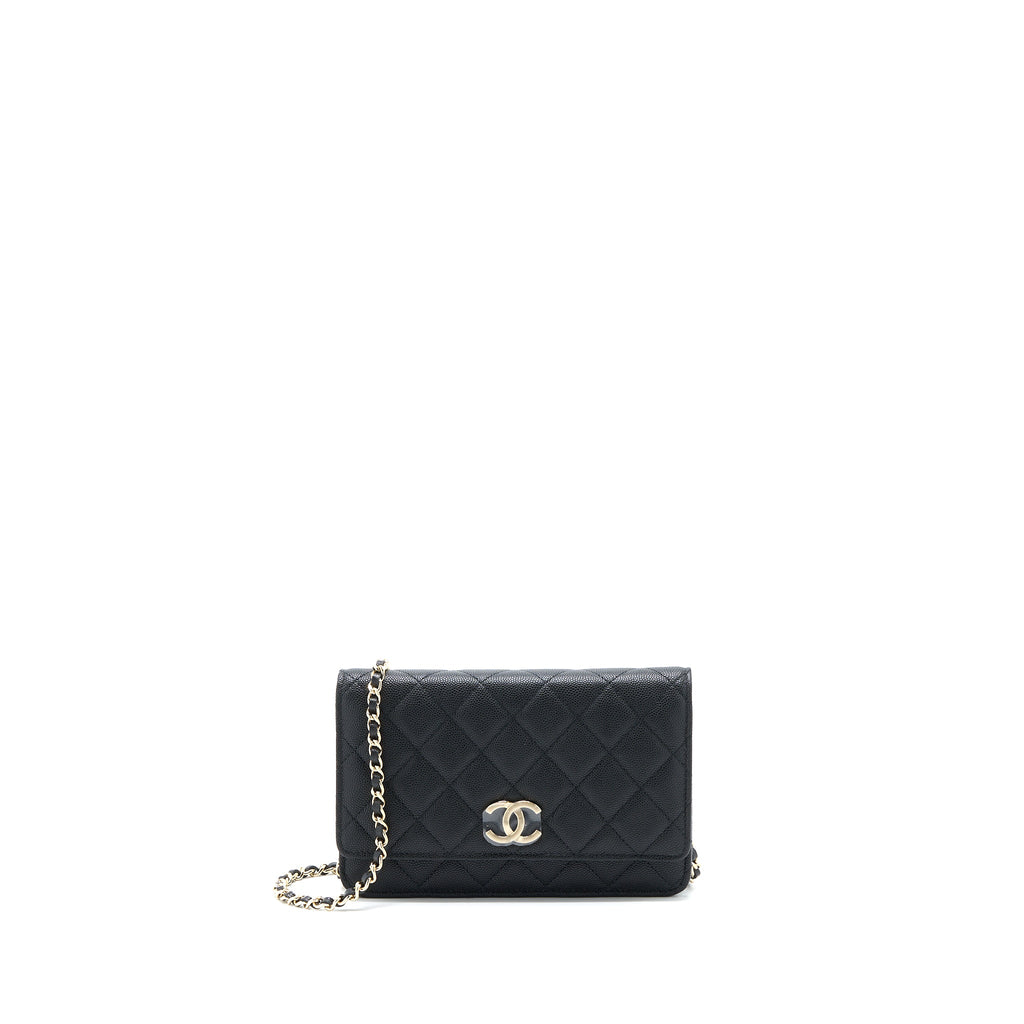 chanel-23c-giant-cc-logo-wallet-on-chain-caviar-black-lghw-microchip-1
