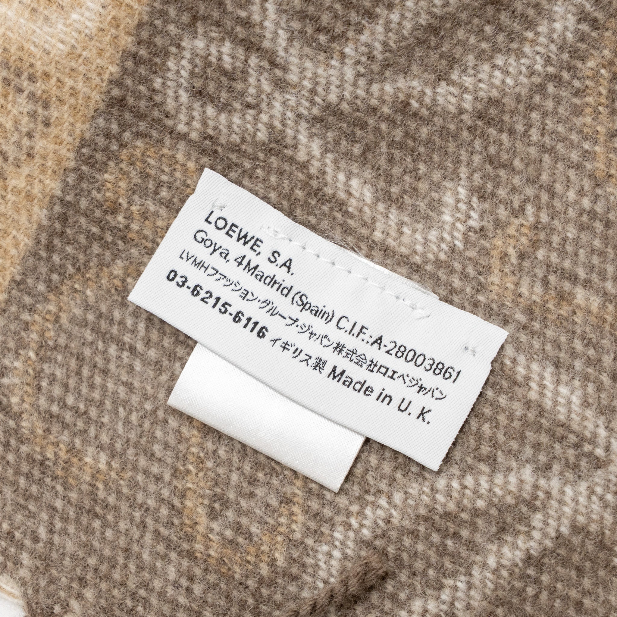 loewe-anagram-scarf-wool-cashmere-white-beige