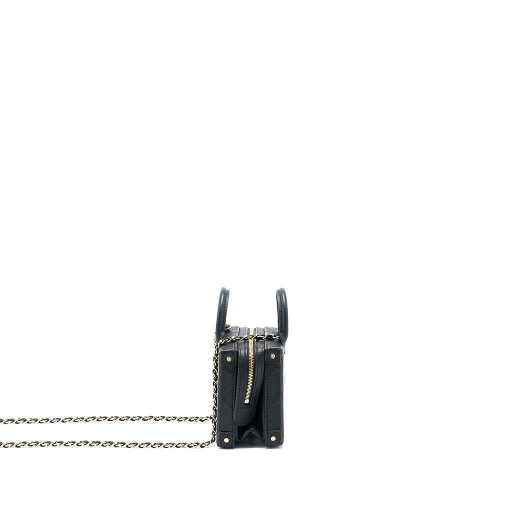 chanel-22b-small-vanity-case-calfskin-black-ghw-microchip