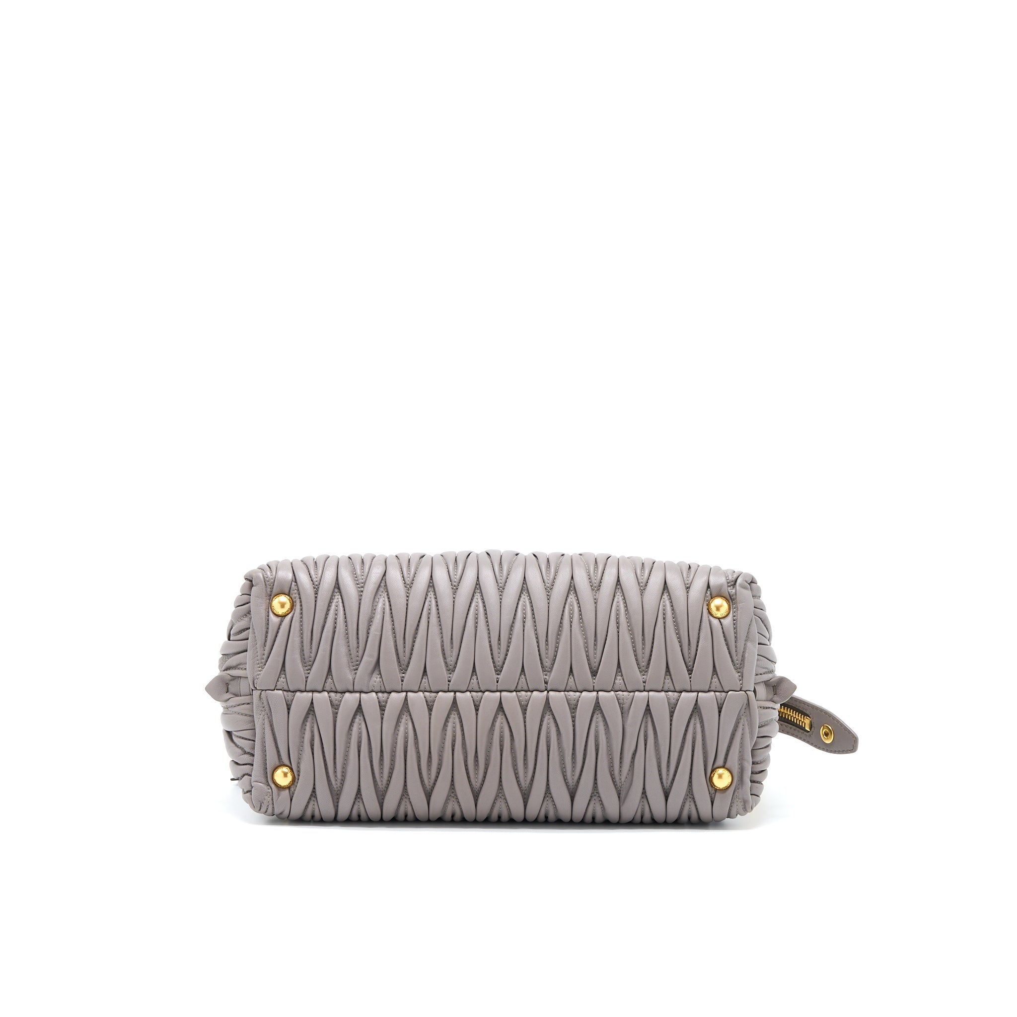 miumiu-matelasse-tote-bag-lambskin-argilla-ghw