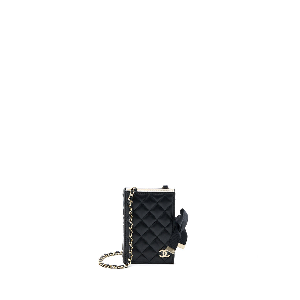 chanel-22b-mini-book-card-holder-with-chains-black-lghw