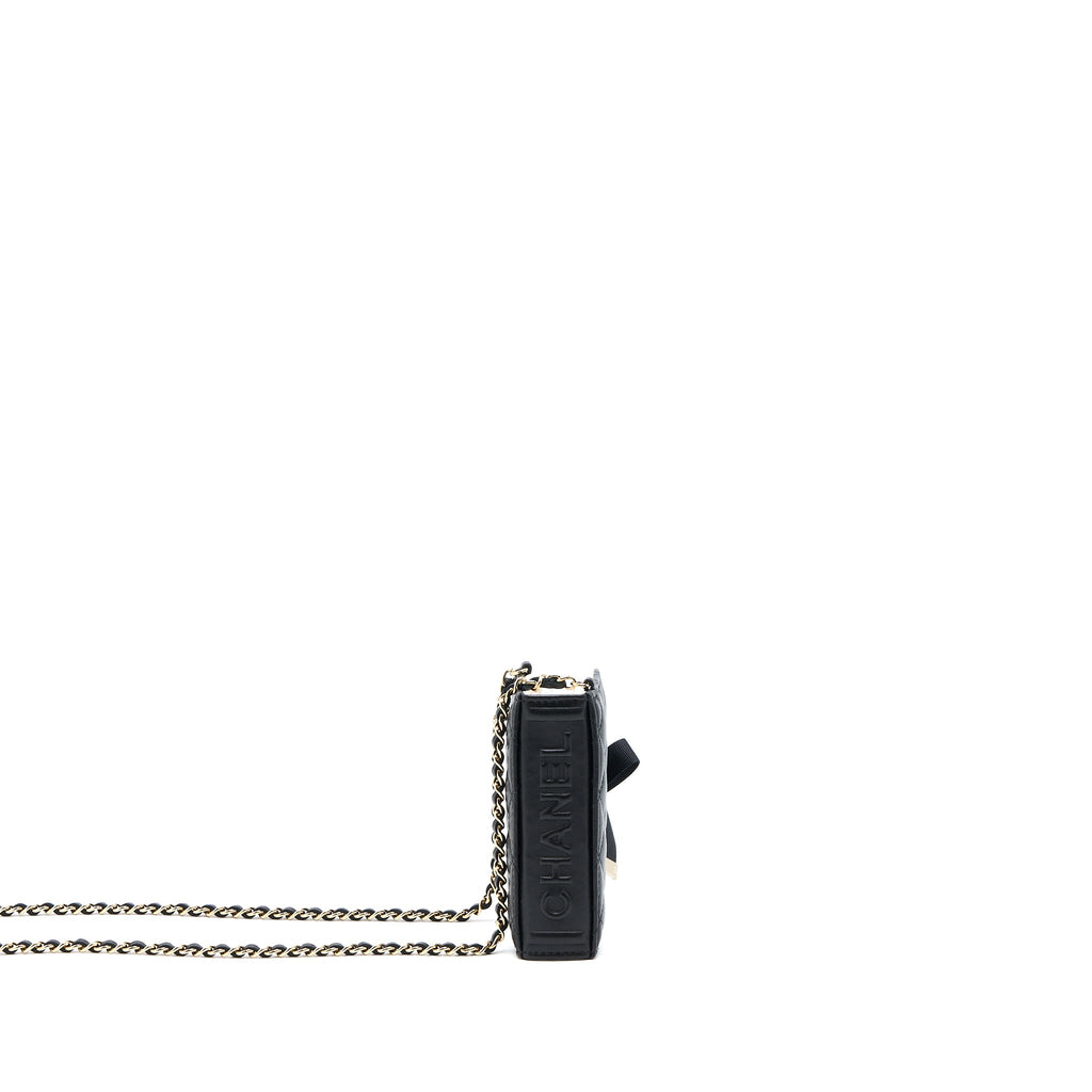 chanel-22b-mini-book-card-holder-with-chains-black-lghw