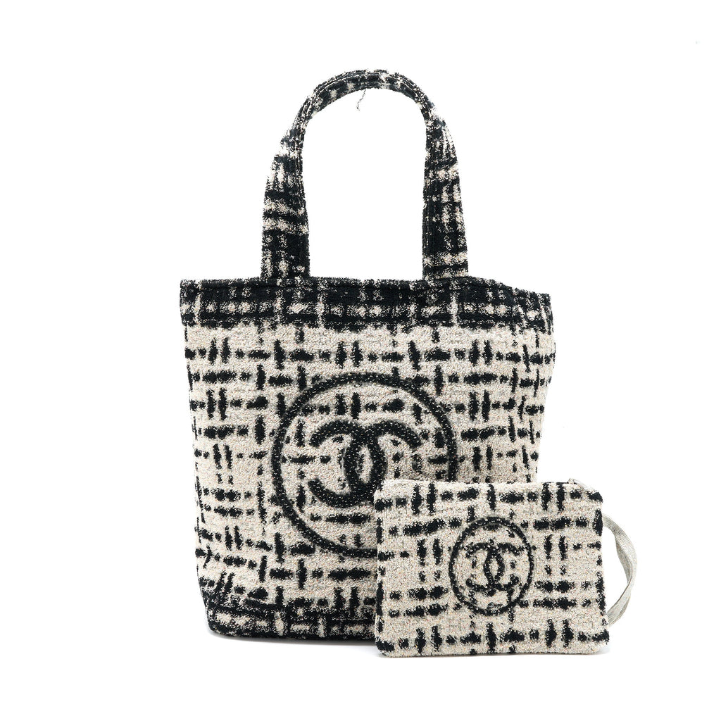 chanel-22k-beach-bag-with-towel-black-ecru