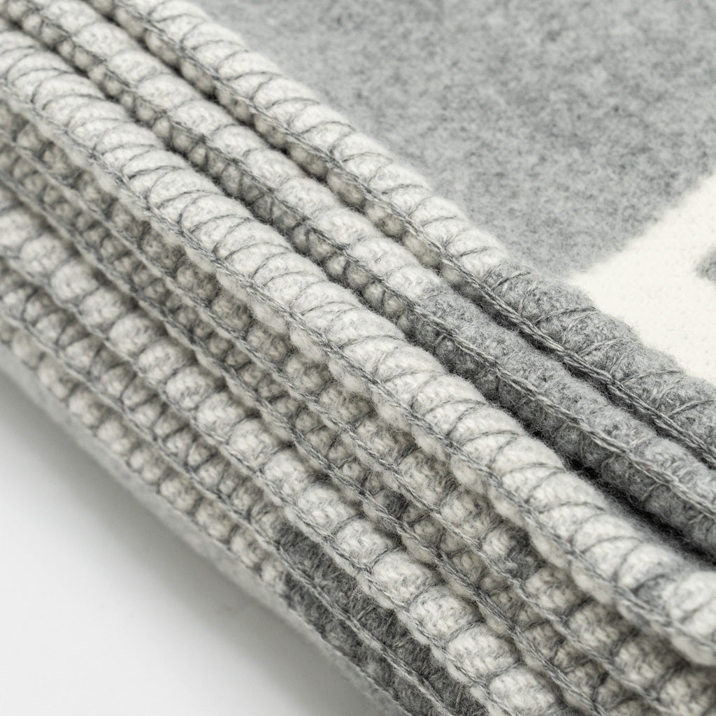 hermes-avalon-throw-blanket-gris-clair-7