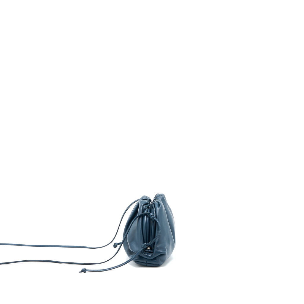 bottega-veneta-mini-pouch-calfskin-dark-blue-shw