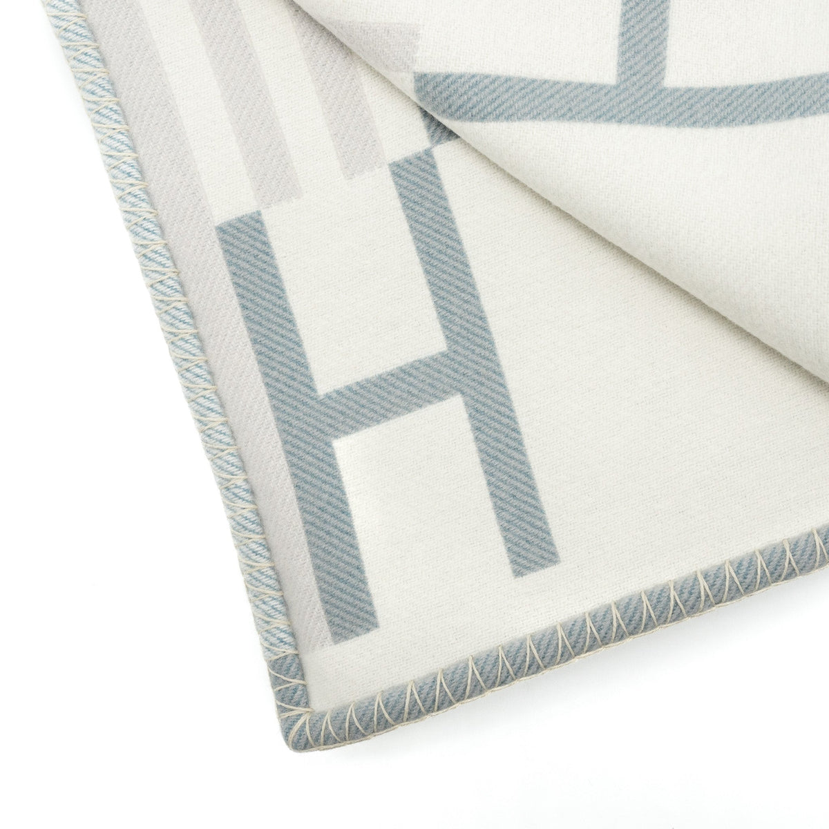 hermes-ithaque-blanket-wool-cashmere-gris-perle